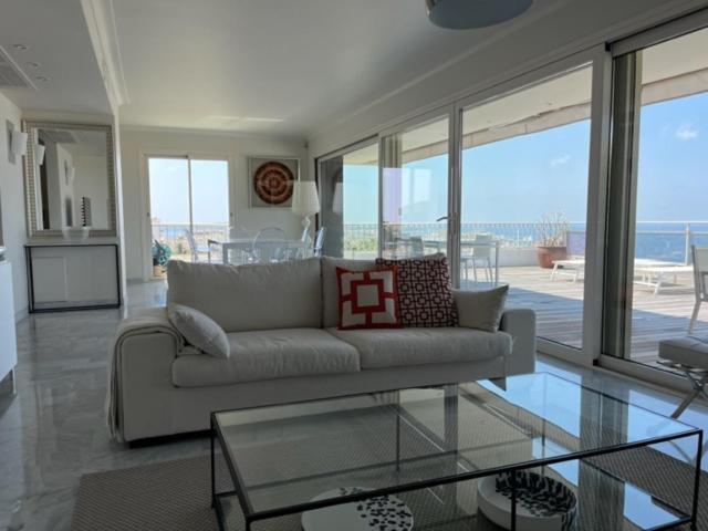 Apartment Penthouse 100m2 Avec 2 Et Terrasse 80m2 *
